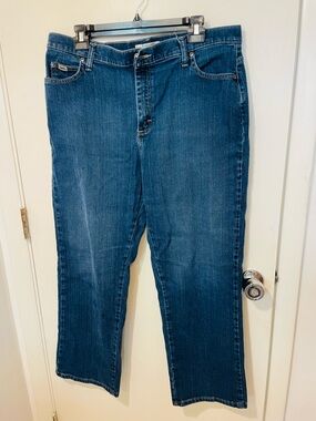 Lee Women's Relaxed Fit Straight-Leg Jeans mid-rise fit sz 16s ladies blue